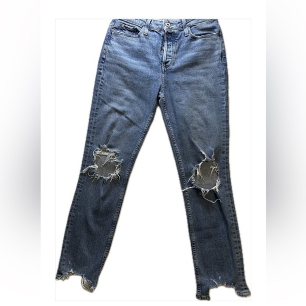 Paige Hoxton Ankle Peg Jean in Novi Destructed are made from 98% Cotton 2%E.